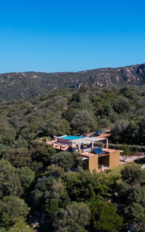 Villa Sole Tra i Ginepri: Pool, Scenic View