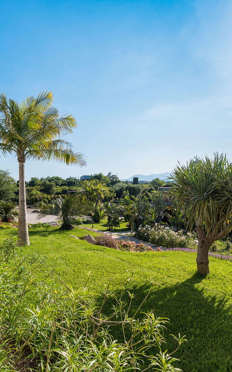 Villa Hermosa: Building Exterior, Garden, Outdoor