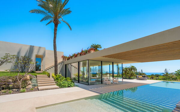 Villa Hermosa: Building Exterior, Outdoor, Pool