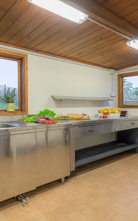 Villa la Contea: Kitchen