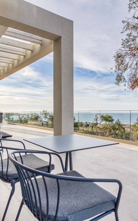 Villa Dominante: Balcony / Terrace / Patio, Building Exterior, Outdoor, Scenic View