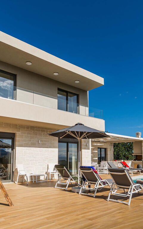 Villa Orientem Bis: Building Exterior, Outdoor, Pool