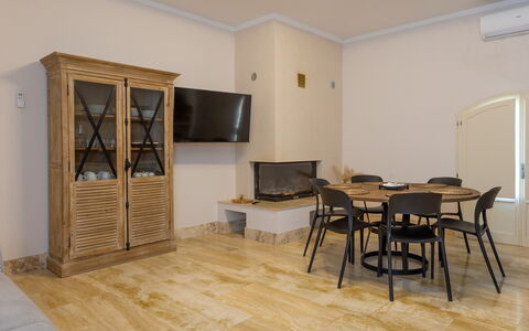 Accommodation Borgo Ariano 19: Dining Room, Living Room