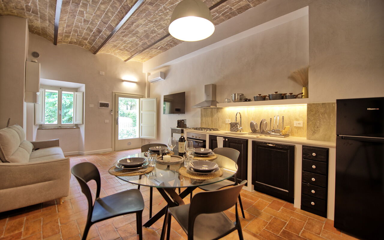 Accommodation Borgo Ariano 8: Dining Room, Kitchen, Living Room