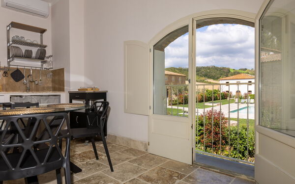 Accommodation Borgo Ariano 18: Dining Room, Kitchen