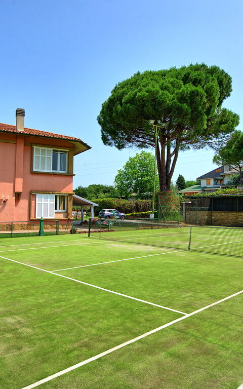 Villa Adriana: Building Exterior, Outdoor