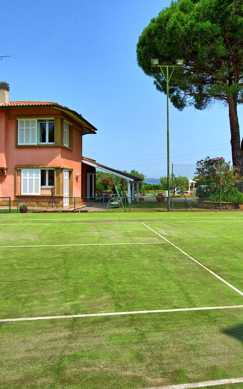 Villa Adriana: Building Exterior, Outdoor