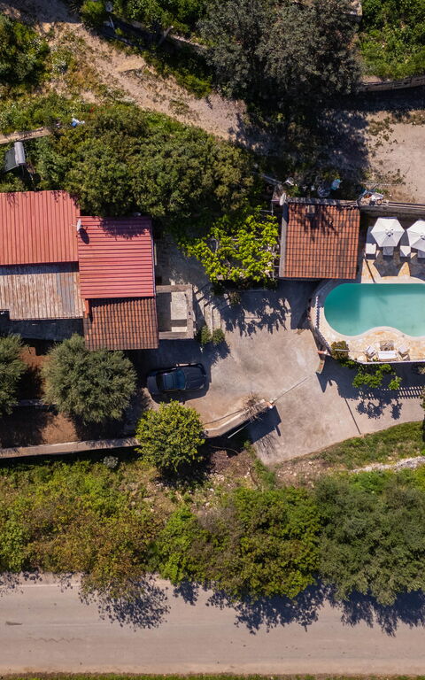 Villa Nikolas: Pool, Scenic View