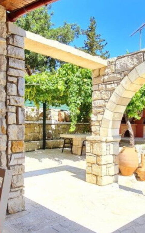 Villa Nikolas: Building Exterior