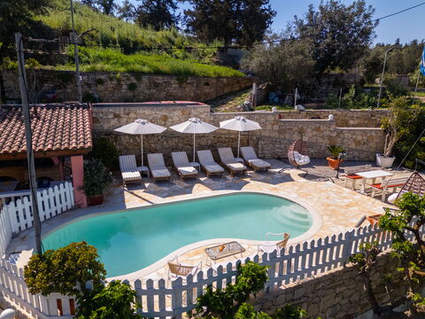 Villa Nikolas