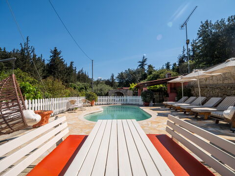 Villa Nikolas