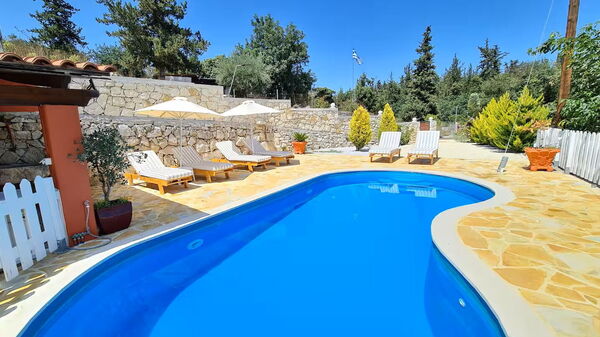 Villa Nikolas: Building Exterior, Pool