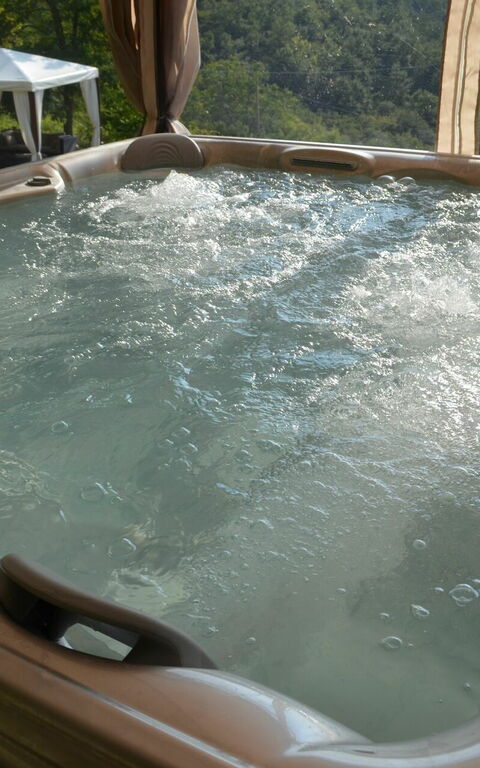 Villa Lonciano - 2026: Building Exterior, Hot Tub, Outdoor, Wellness