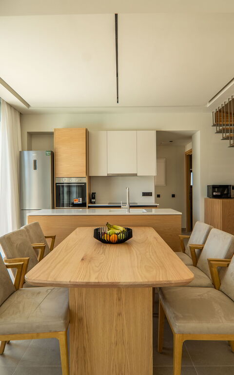 Villa Zen Aphrodite: Dining Room, Kitchen