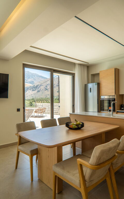 Villa Zen Aphrodite: Dining Room, Kitchen