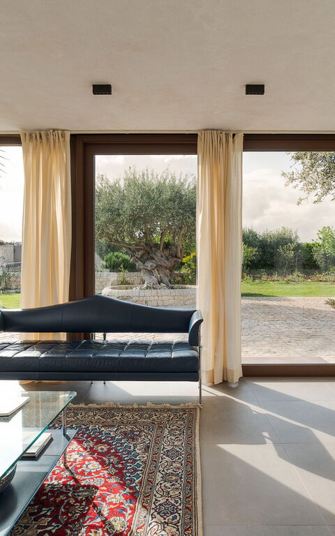 Corte Antigua: Living Room