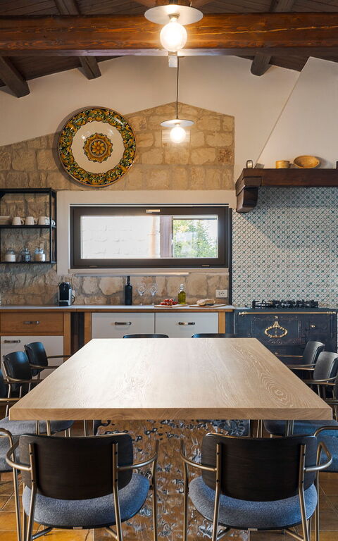 Corte Antigua: Dining Room, Kitchen