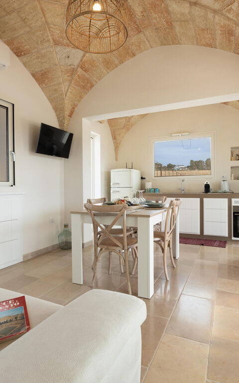 Villa Incantesimo: Dining Room, Kitchen, Living Room