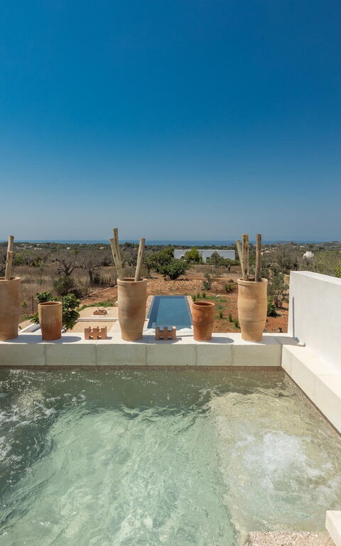 Villa Perla Del Sud: Building Exterior, Hot Tub, Outdoor, Scenic View