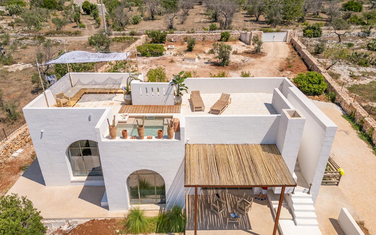 Villa Perla Del Sud: Balcony / Terrace / Patio, Building Exterior, Outdoor, Scenic View