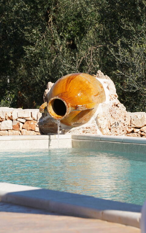 Trullo Samanta: Building Exterior, Outdoor, Pool