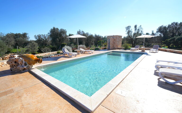 Trullo Samanta: Building Exterior, Outdoor