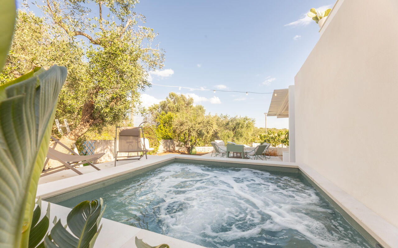 Villa Lampu Di Luce: Hot Tub, Outdoor