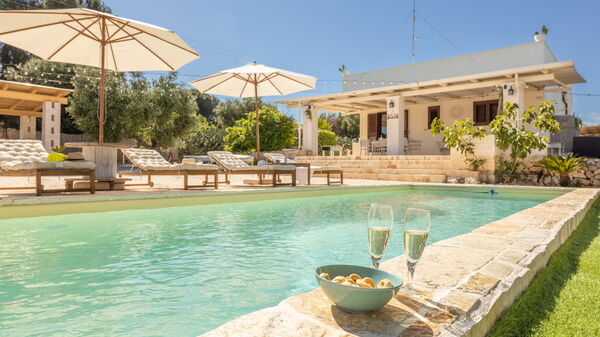 Villa Lampu di Luce: Building Exterior, Outdoor, Pool