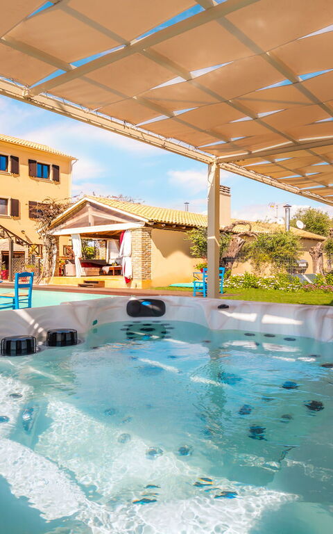 Villa Irida: Hot Tub