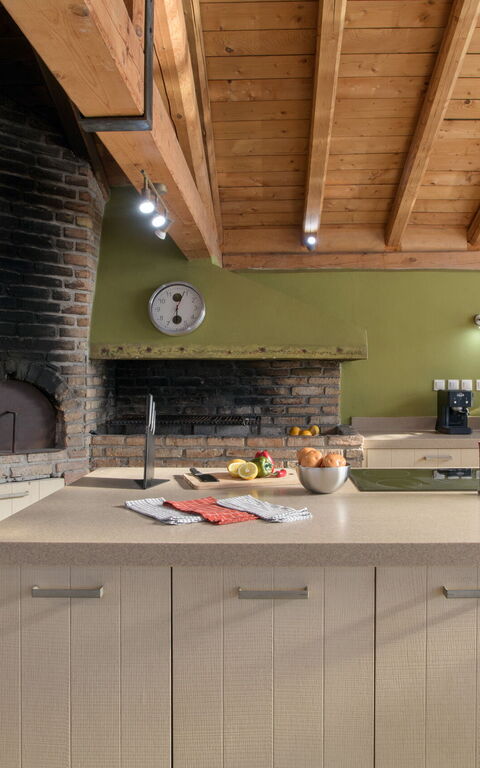 Villa Irida: Dining Room, Kitchen, Living Room