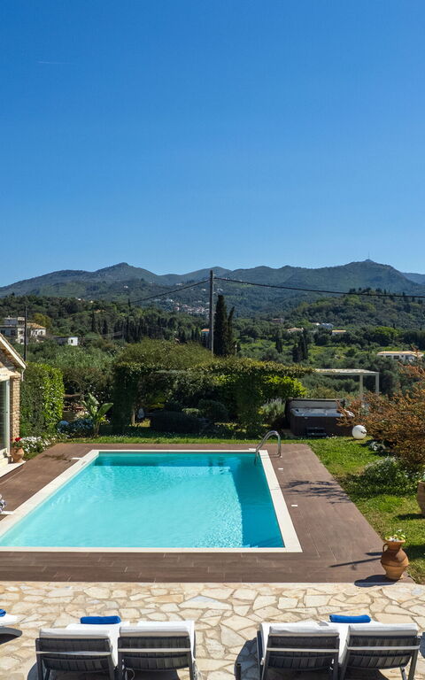 Villa Irida: Outdoor, Pool