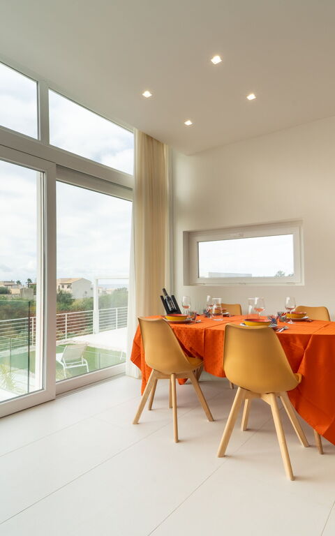 Villa Pizzolungo: Dining Room, Living Room