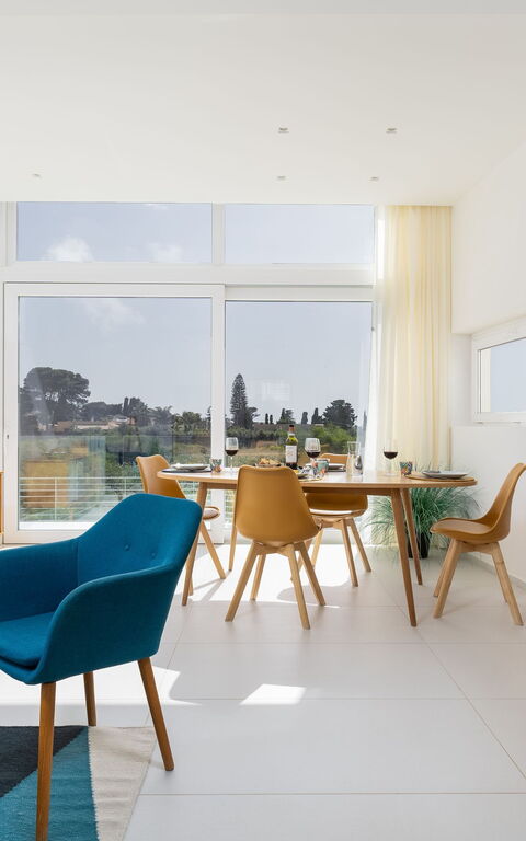 Villa Pizzolungo: Dining Room, Living Room