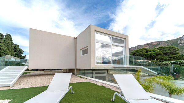 Villa Pizzolungo: Building Exterior, Outdoor