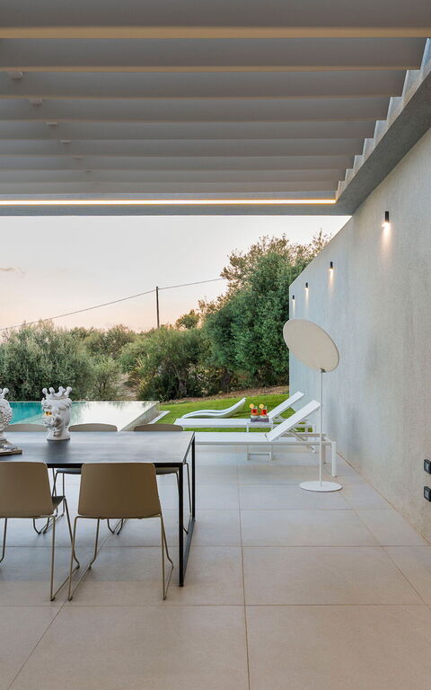 Villa Calypso: Balcony / Terrace / Patio, Building Exterior, Outdoor