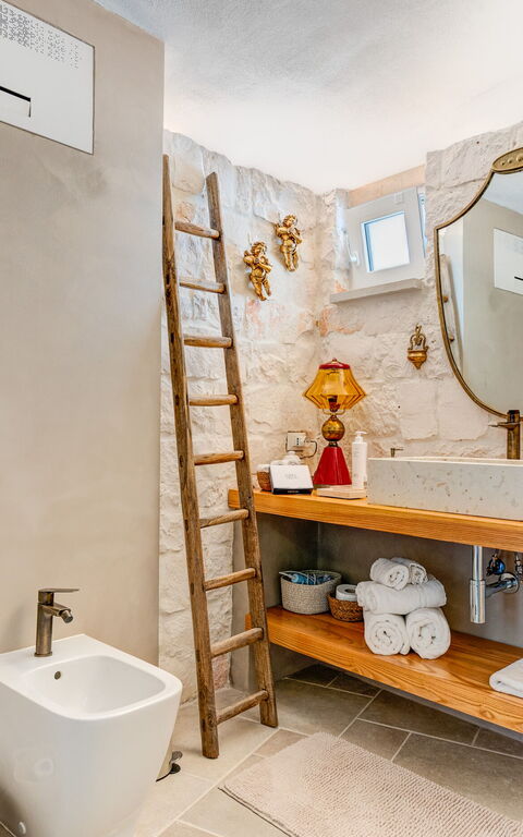 Trulli di Luccio: Bathroom