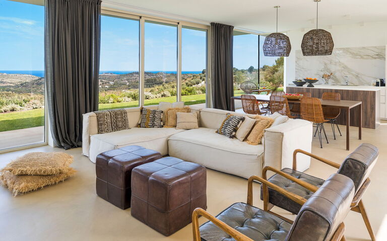 Villa Petite Afrique: Living Room