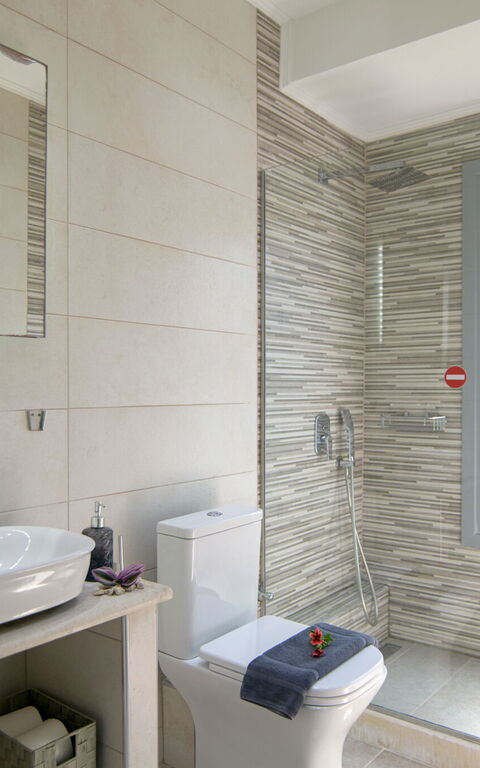 Villa Alkyoni: Bathroom
