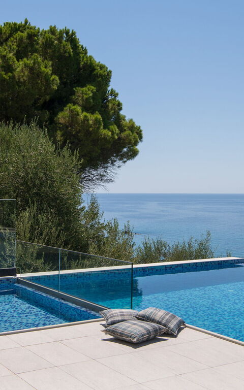 Villa Alkyoni: Pool, Scenic View