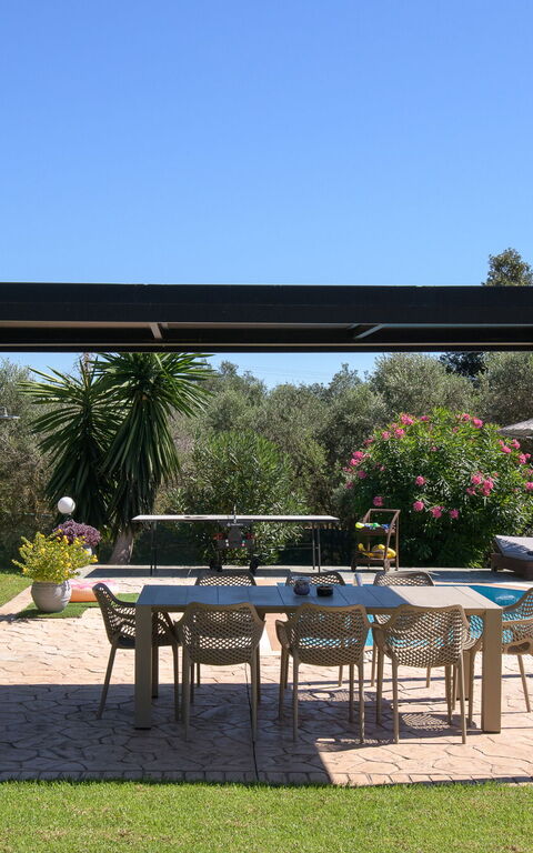 Villa Carreta: Balcony / Terrace / Patio, Building Exterior, Garden, Outdoor, Pool