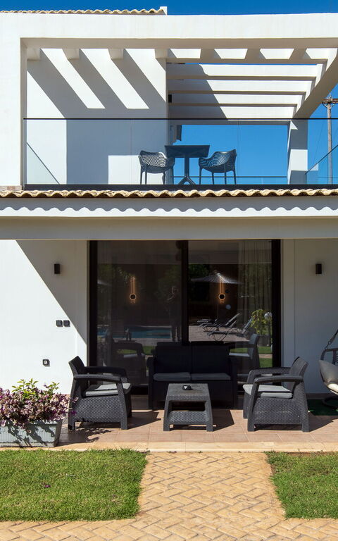 Villa Melitti: Balcony / Terrace / Patio, Building Exterior, Garden, Outdoor