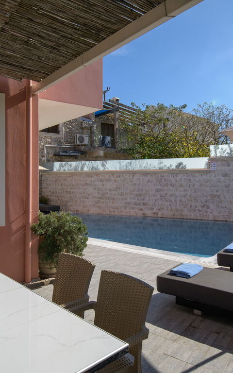 Doctor'S House: Building Exterior, Outdoor, Pool