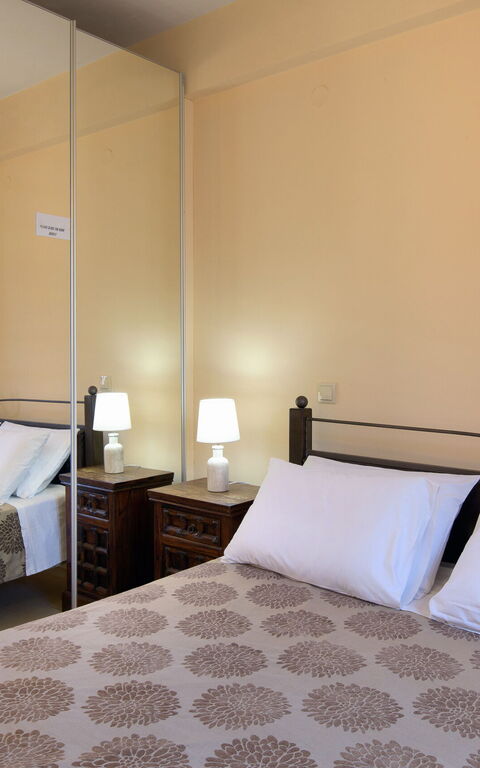 Doctor'S House: Bedroom