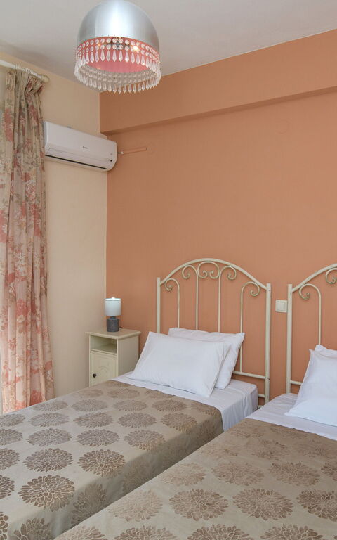 Doctor'S House: Bedroom