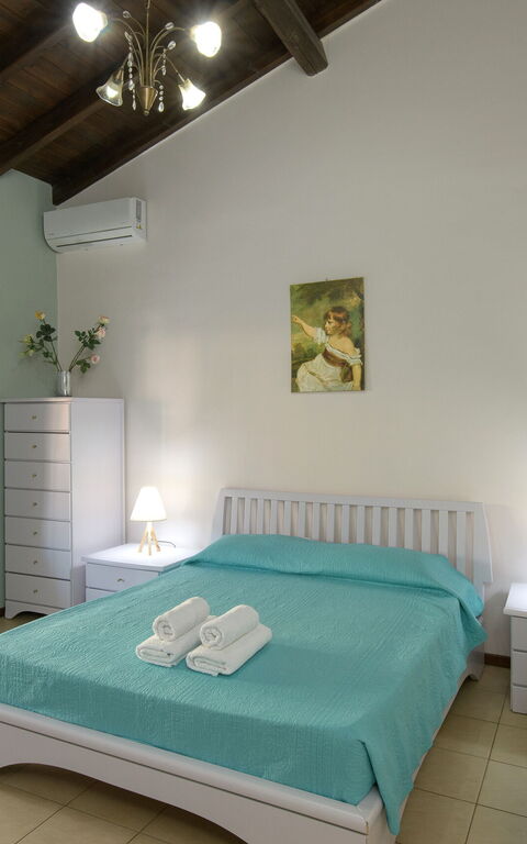 Doctor'S House: Bedroom