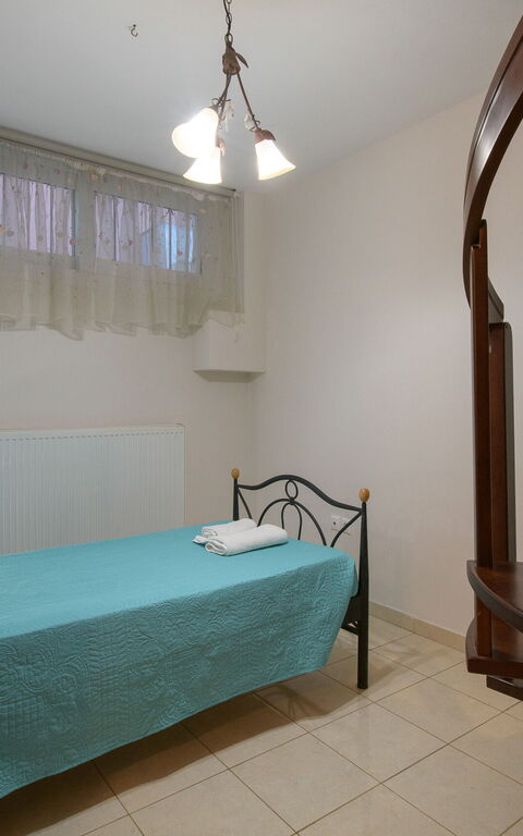 Doctor'S House: Bedroom