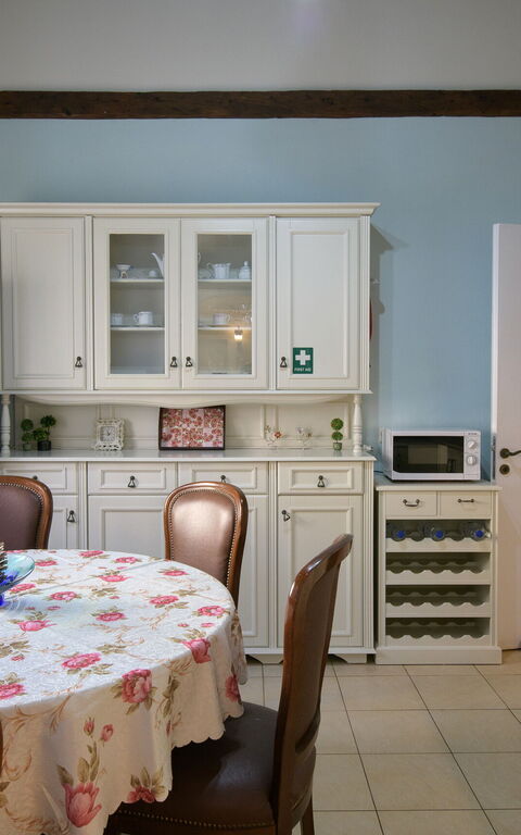 Doctor'S House: Dining Room, Kitchen