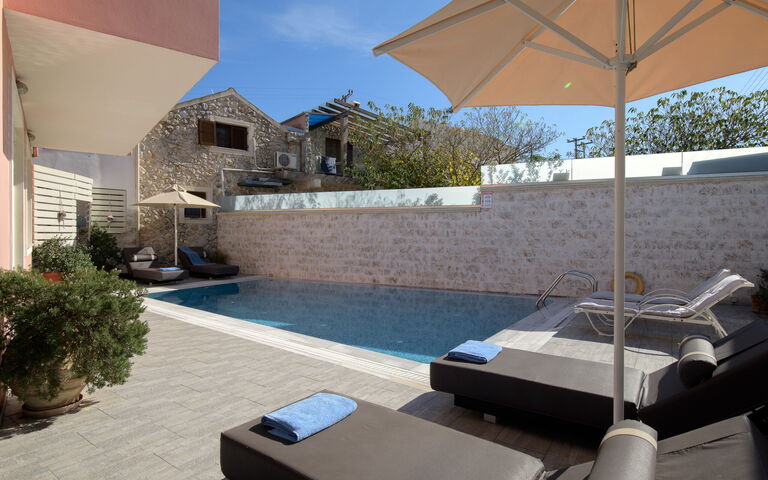 Doctor'S House: Building Exterior, Outdoor, Pool