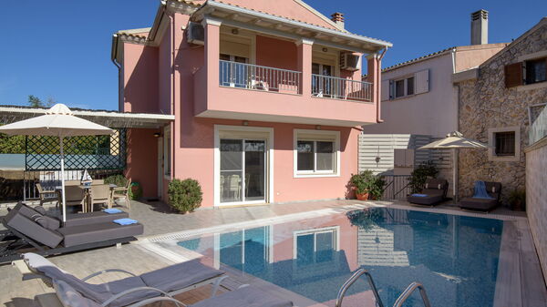 Doctor'S House: Building Exterior, Outdoor, Pool