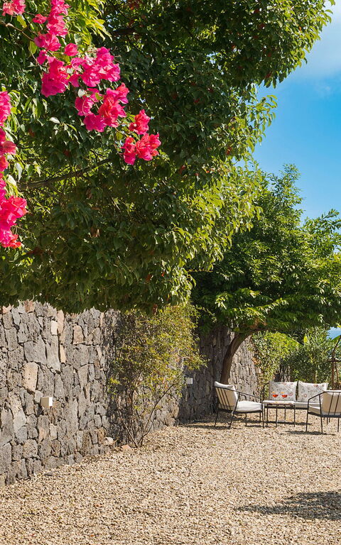 Villa Agrume: Balcony / Terrace / Patio, Building Exterior, Outdoor